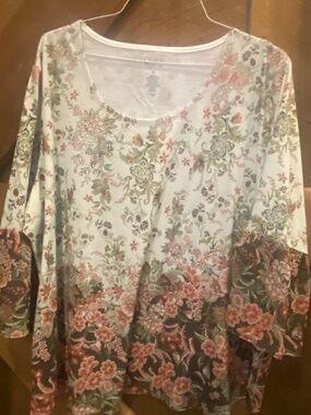 Women’s Floral 3/4 sleeve